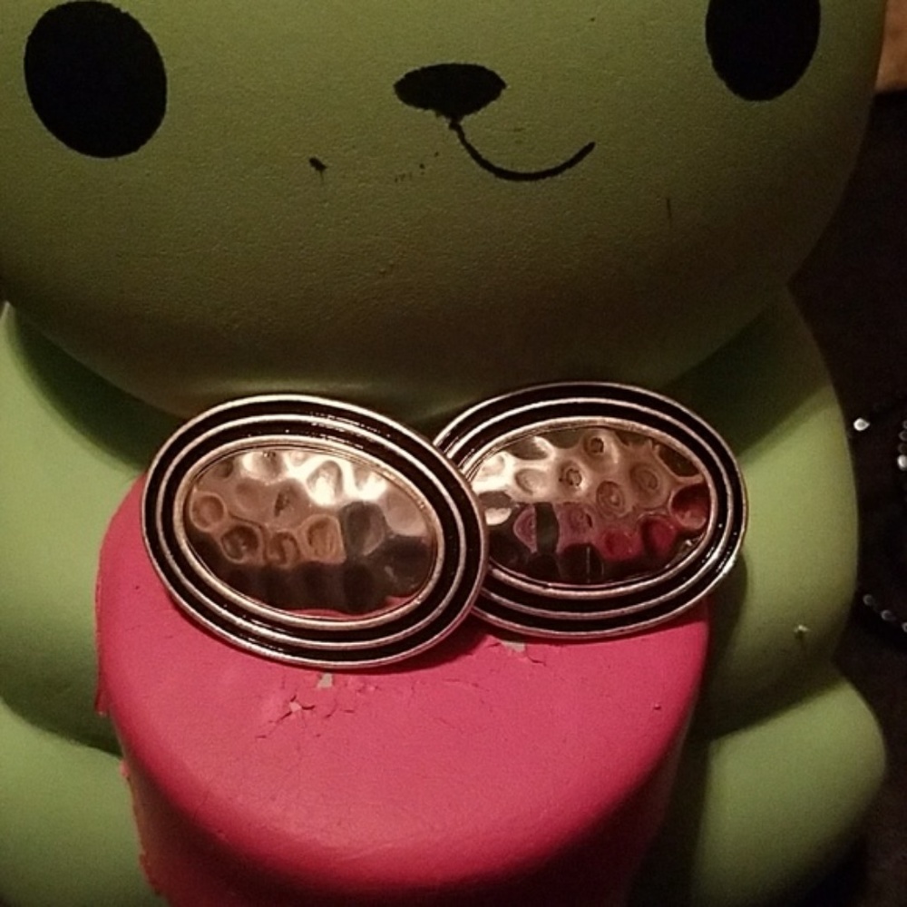 Premier Designs Momentum clip-po earrings